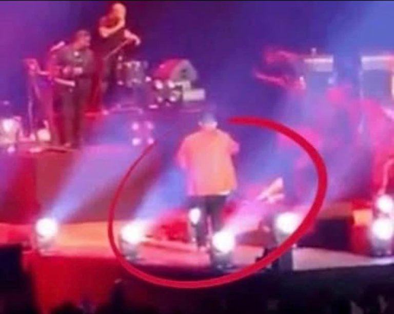 Singer Electrocuted to De.ath at