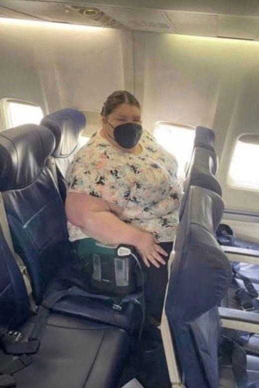 An Angry Plane Argument: Who Is Right and Who Is Wrong?