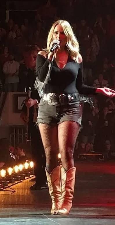 “Like many in the audience, we walked out”: Miranda Lambert faces backlash over her behavior at the Montana festival—what really happened