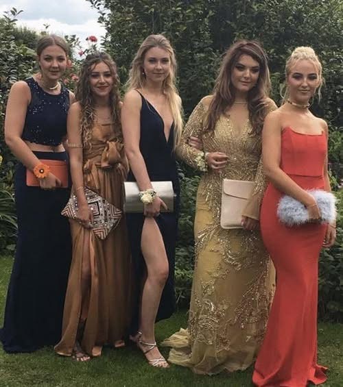 Five Girls Pose For Prom Photo—Later It Goes Viral Due To Little Hidden Detail!