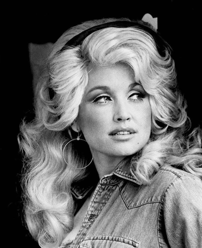 Stunning Photos of Dolly Parton, the Queen of Country Music