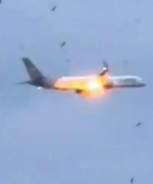 Sh0ck moment Boeing plane engine b