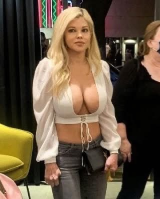 ‘Baywatch’ alum Donna D’Errico slammed for seductive snaps