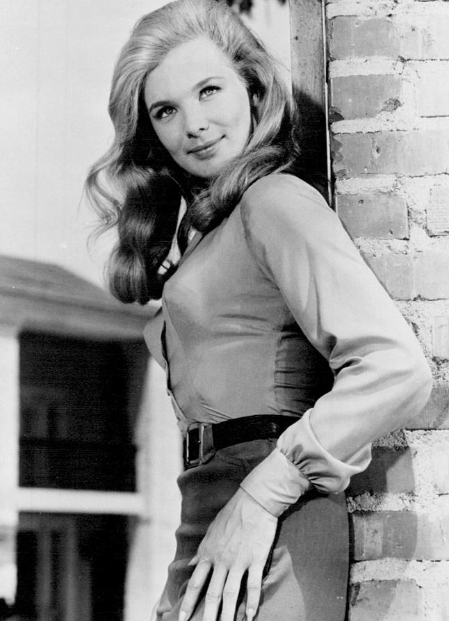 At 82, She’s Still Captivating — You’ll Want to Sit Down Before Seeing Her Amazing Transformation