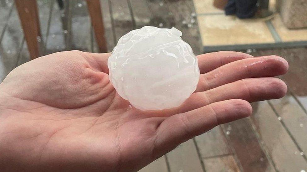 Giant hail 