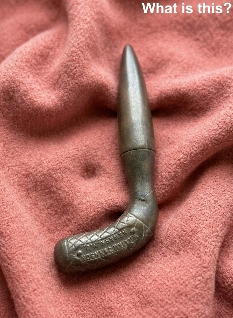 We were sorting through the house of a deceαsed family friend and found this object.