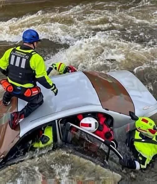 Family found in car in river they were w
